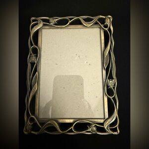 Pewter floral Photo Frame 5x7. OSP
